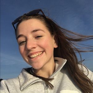 Meet your Posher, Claire